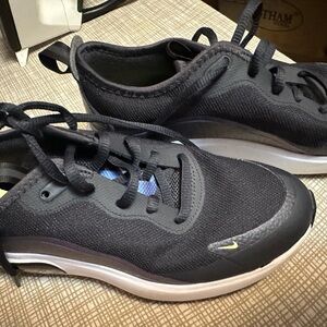 Nike size 7 1/2 women’s